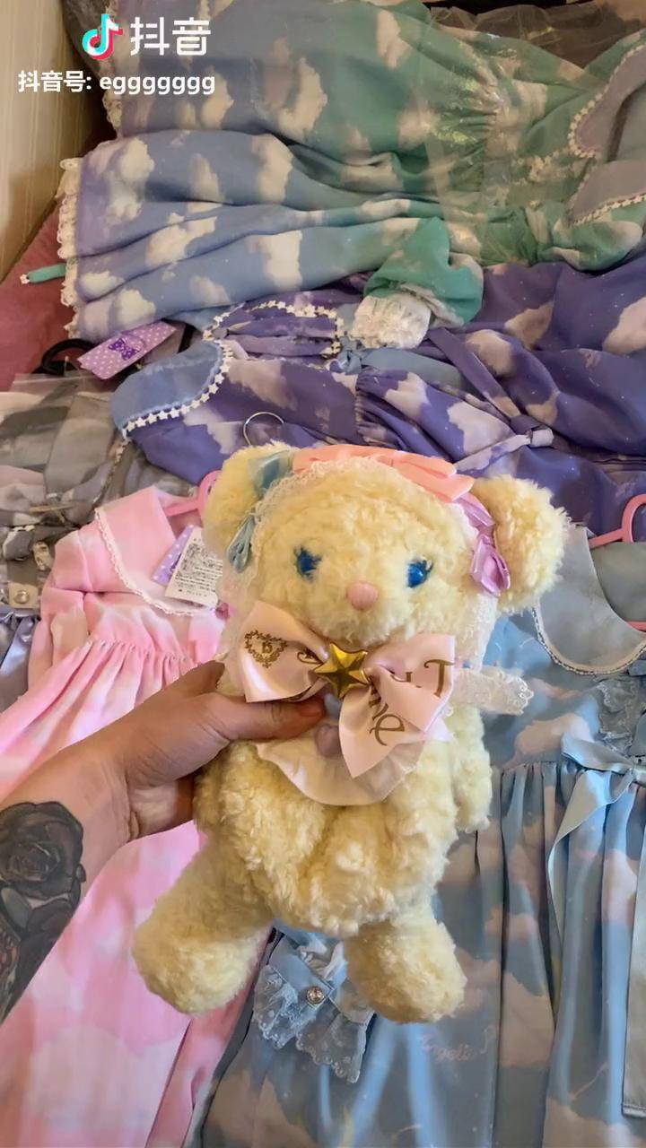 哈哈哈哈兔熊小白云ap渐变云lolita