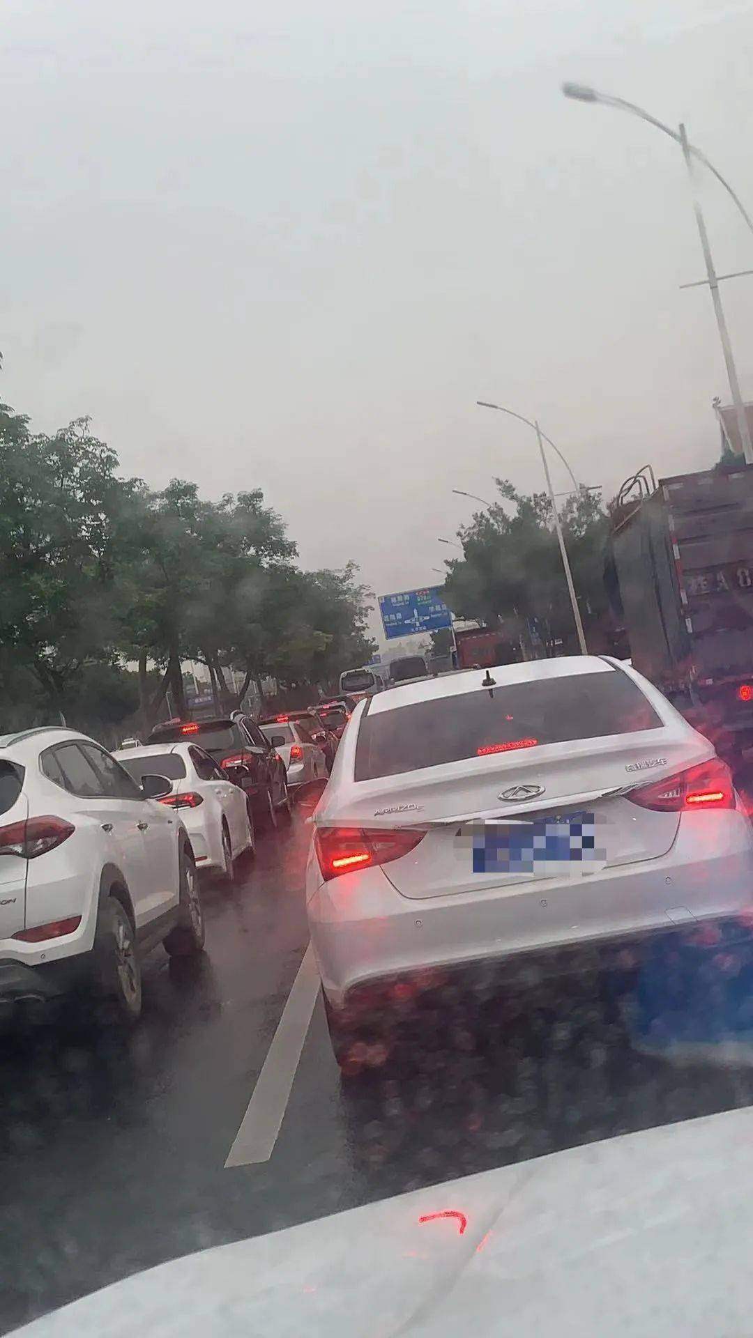 南宁出城堵堵堵车车车清明假期你堵车了吗