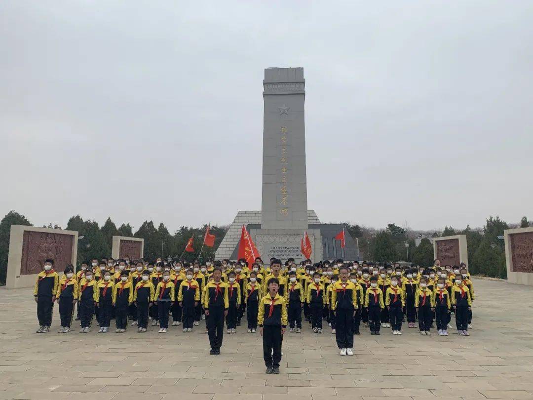 网络中国节清明赵尚志纪念馆迎来清明纪念祭扫高峰