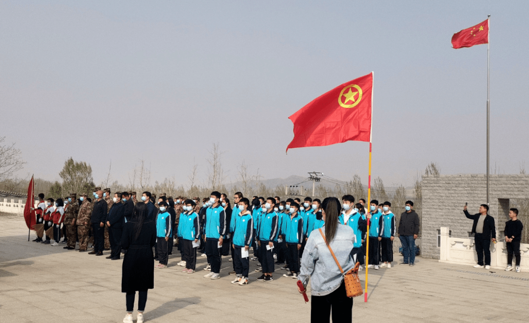元氏县教育局为弘扬民族精神,悼念革命先烈,缅怀先烈的丰功伟绩,让