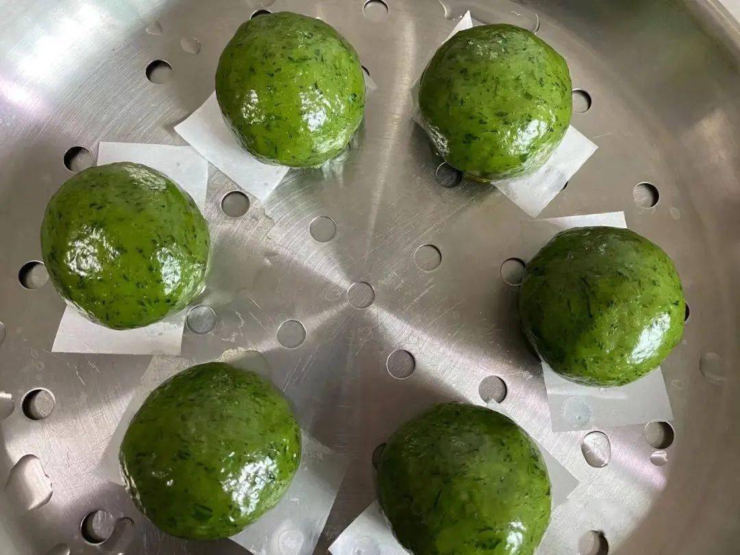 吃过艾团和小蒜饼,这个春天才算完美!_左左