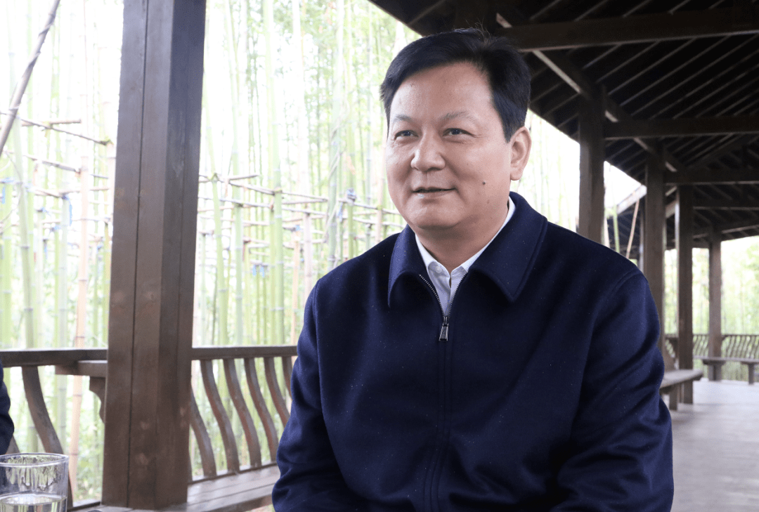 代表宣讲两会精神褚锦锋到金城办竹园村座谈宣讲全国两会精神