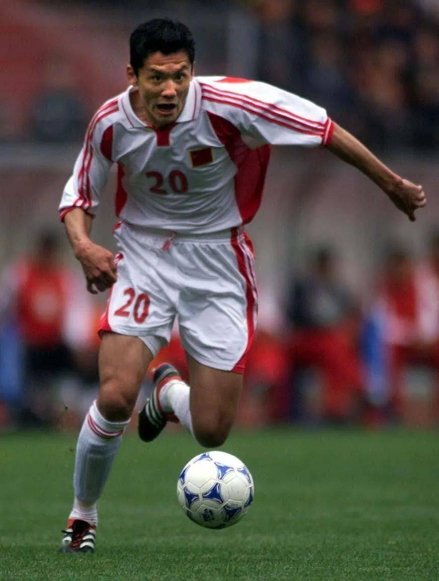 中国第一位登陆五大联赛的球员,今天拿起了u16国足的教鞭!_杨晨