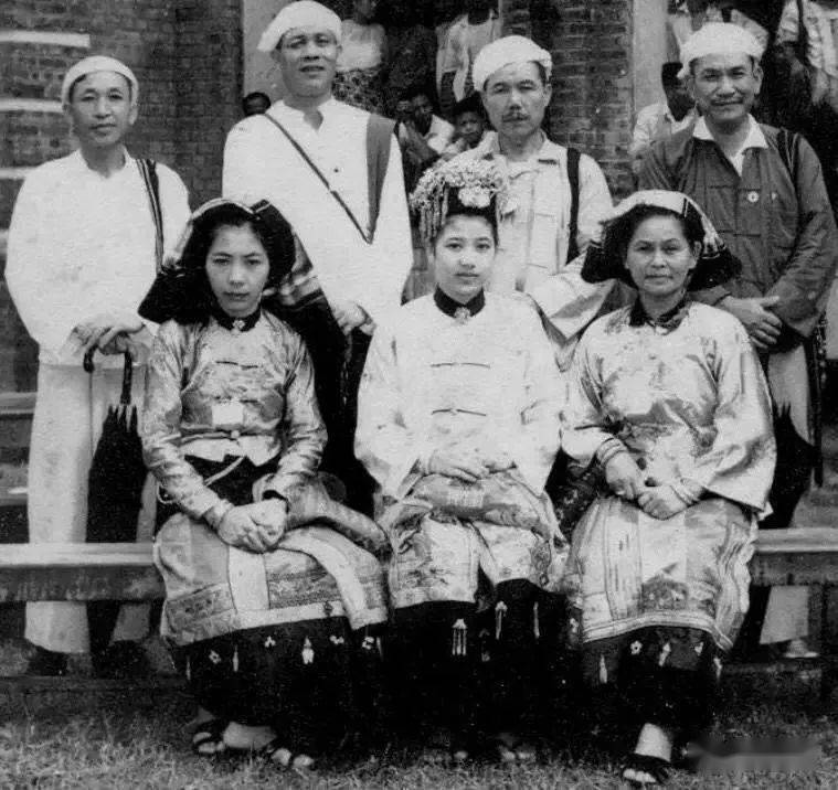 傣泰掸老：从传统走向改良的瑞丽傣族服饰