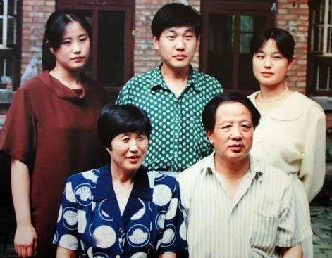 党史天天学英雄儿女孔繁森