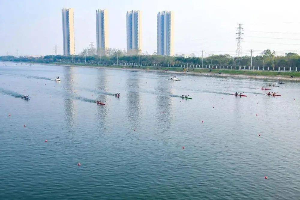 将在鄂州红莲湖水上运动训练基地举行(以下简称"春冠赛")暨东京奥运