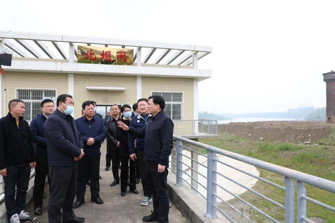 确保安全度汛人民安宁市委书记罗联峰沿汉江干堤检查督导防汛备汛工作