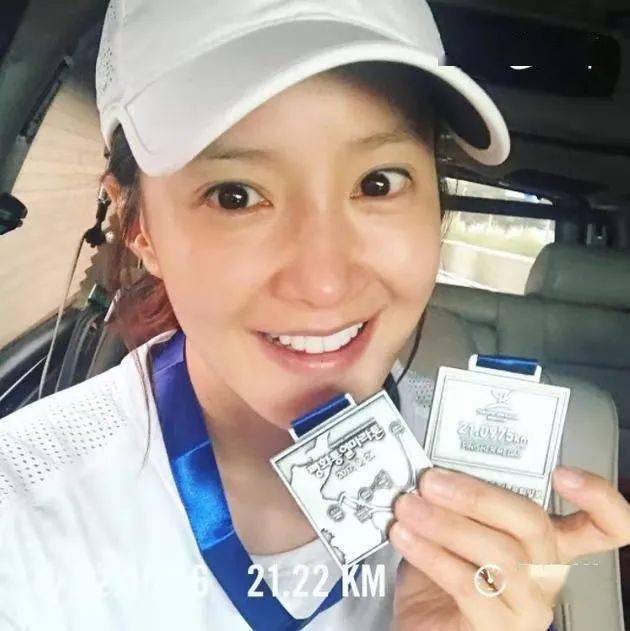 天使面孔体脂率低到838岁李诗英身材太哇塞了