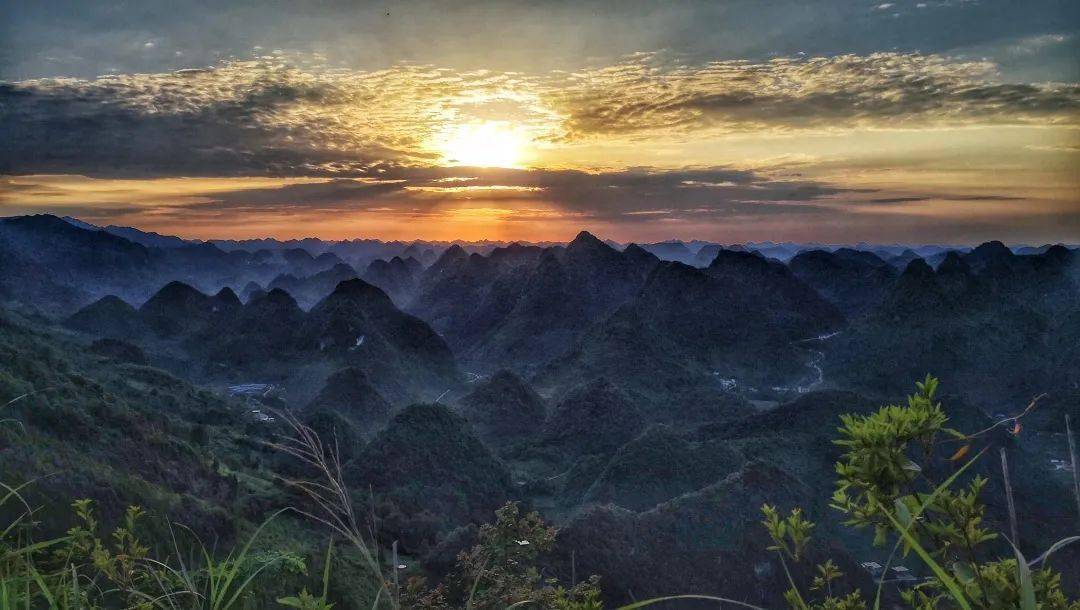 册亨县秧箐万重山景图片