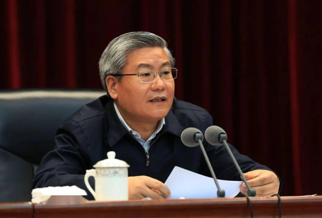 李荣灿:刀刃向内抓好查纠整改工作,确保全市政法队伍教育整顿走深走实