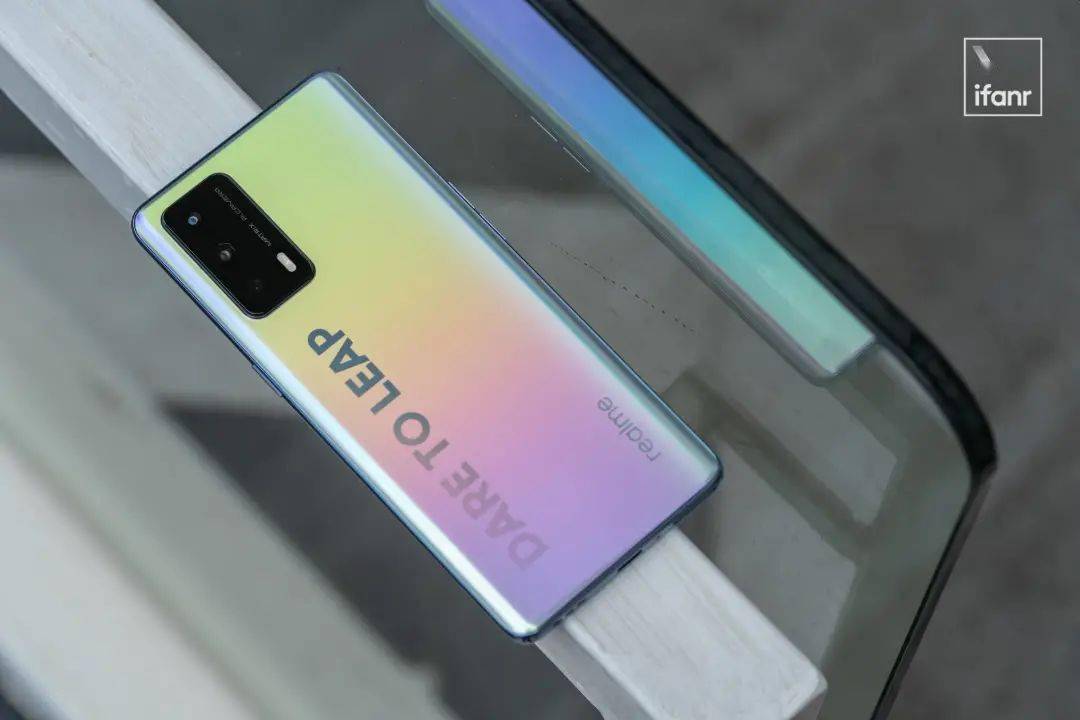 realme的首款曲面屏真我x7pro至尊版图赏