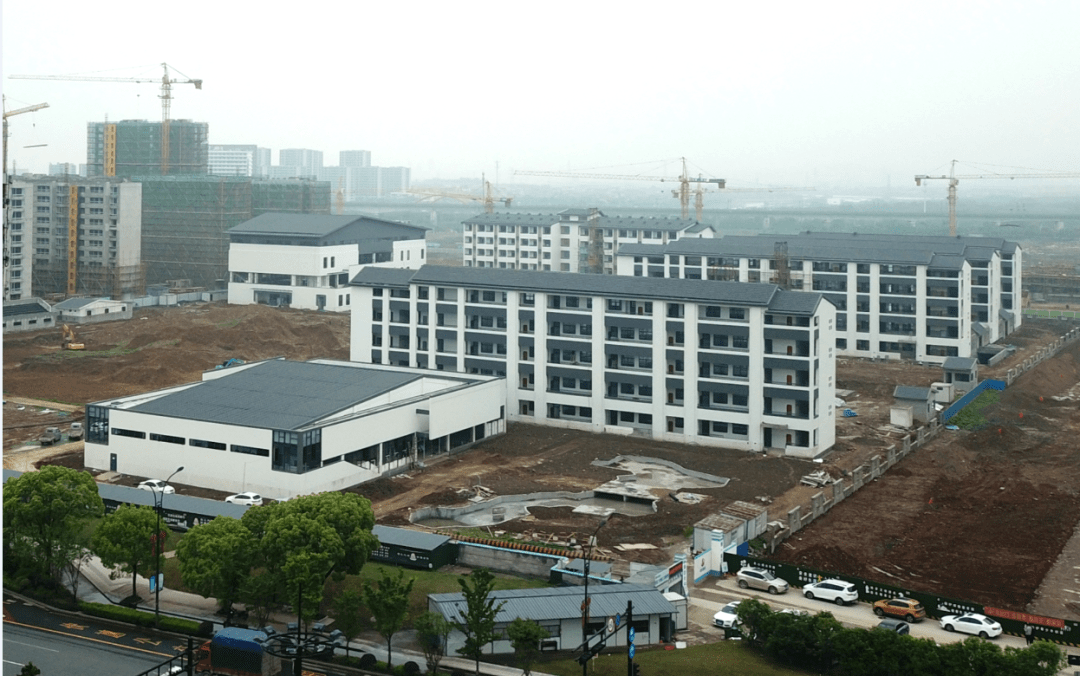 攻坚争先99在一线今年下半年投入使用金华五中成美校区即将落成