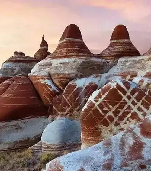 世界上最怪异的石头千奇百怪非常罕见