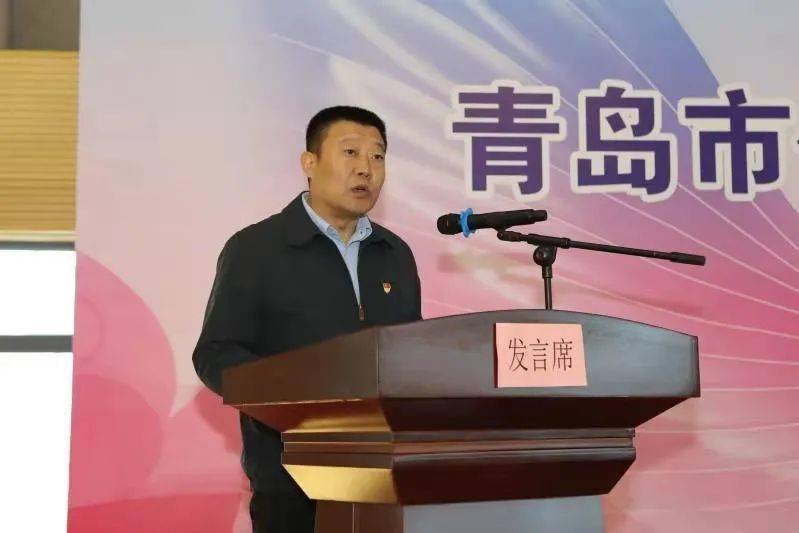 市体育局训竞处负责人徐泽宣读25届省运会相关政策.