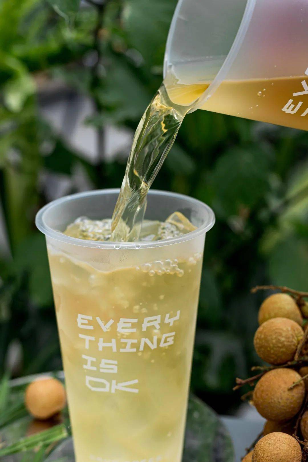 okay限定手剥龙眼茶上线1年只卖1季