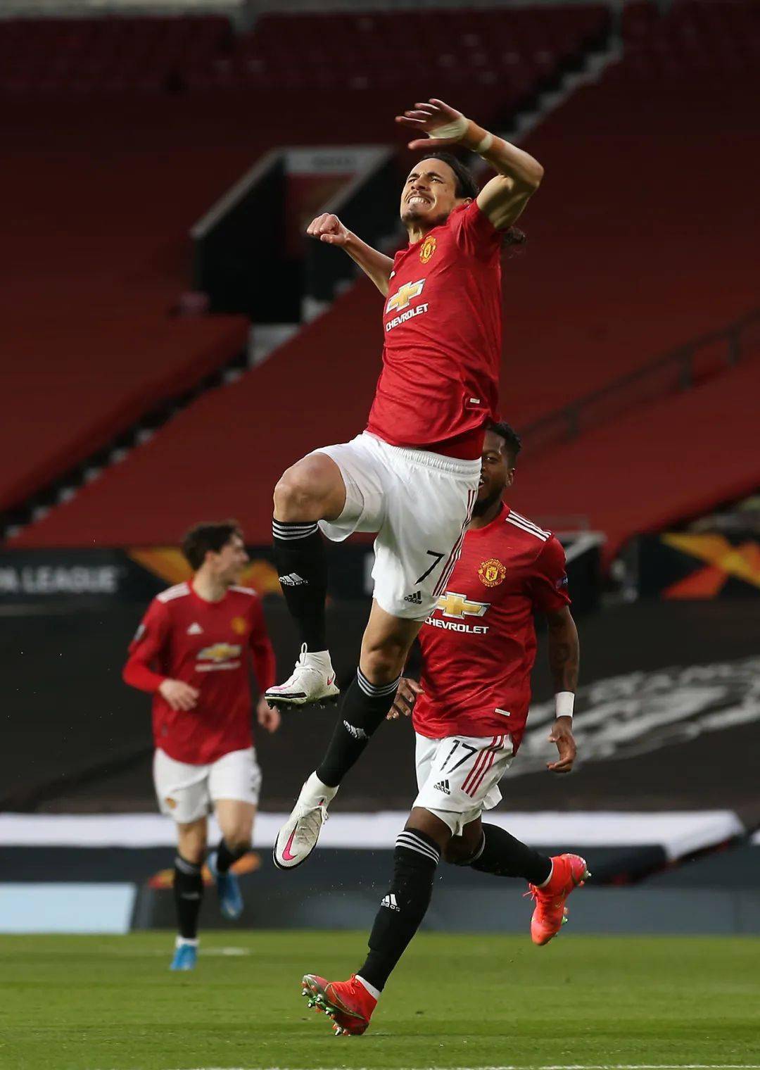 卡瓦尼连场破门,曼联轻松淘汰格拉纳达!