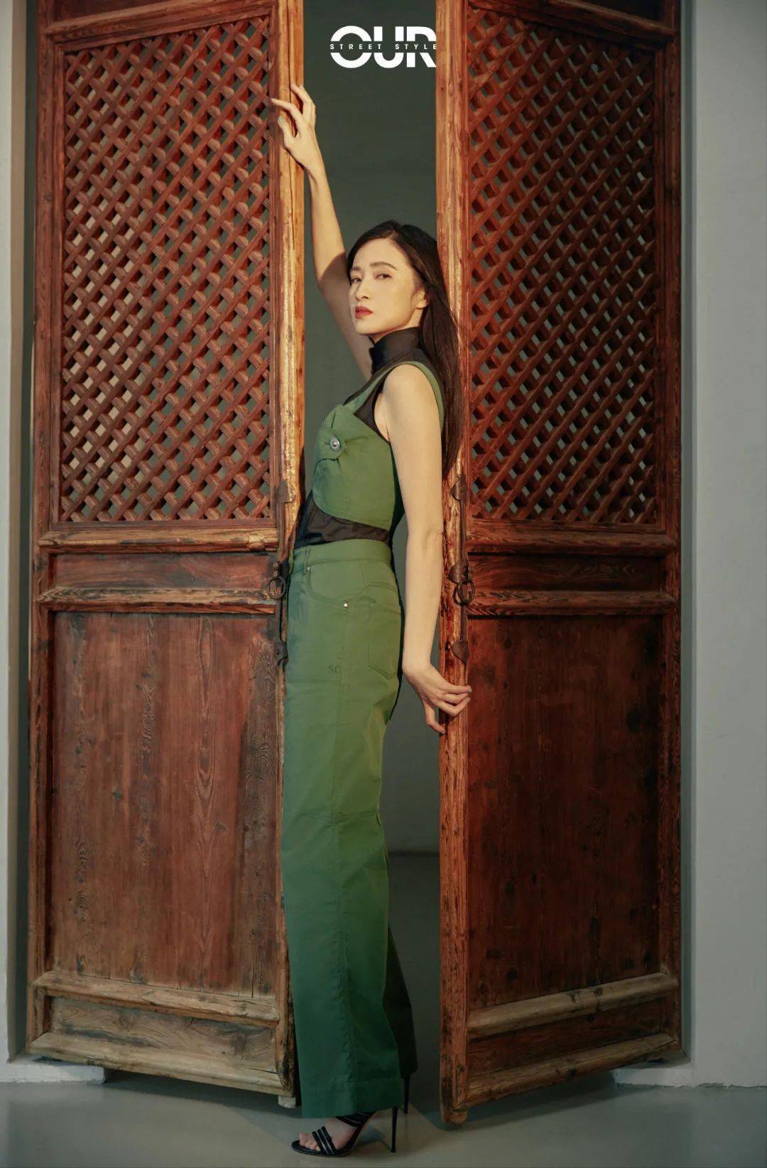 五一长假临近,赶快和胡冰卿 官鸿 龚蓓苾一起领略春日里的斑斓色彩吧