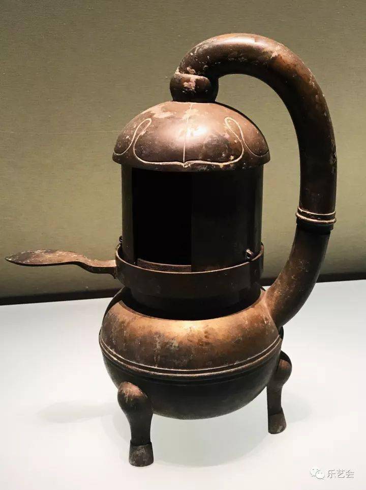 从南博兄弟王展出发汉代青铜灯系列欣赏上篇