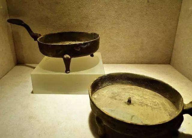 青铜行灯灯通高50.