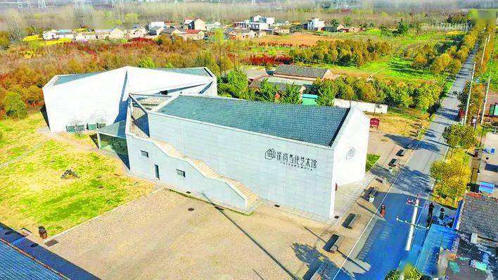 作为安徽省首个"文化创意村",崔岗立足现代文化艺术,探索一批属于新