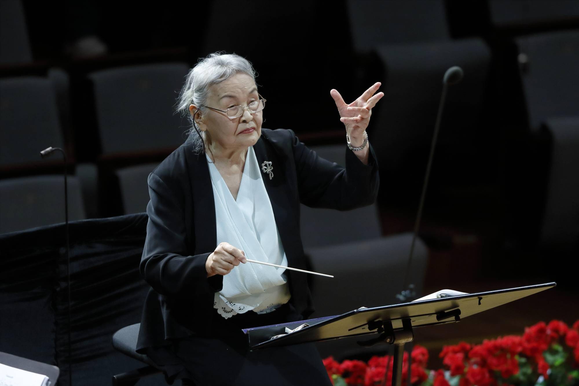 91岁郑小瑛再挥土楼回响好的作品不需要评委来评价