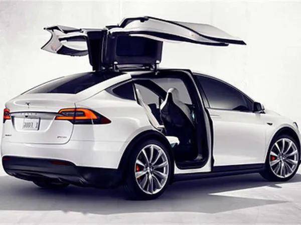 极氪新能源纯电动汽车 d585e08788624fff99d5b12c6919e1ea.jpeg