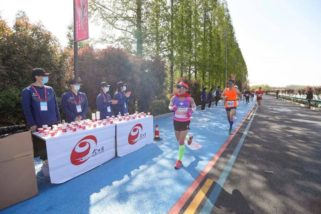 燃爆全城2021淮安西游乐园淮安马拉松激情开赛