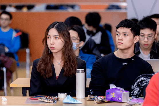 世界冠军郑少忠北大健美健身讲座