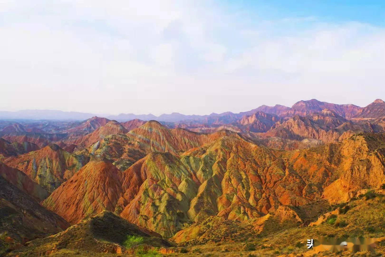 蘭州水墨丹霞旅遊景區是甘肅省及蘭州市政府重點打造的一處集自然觀光