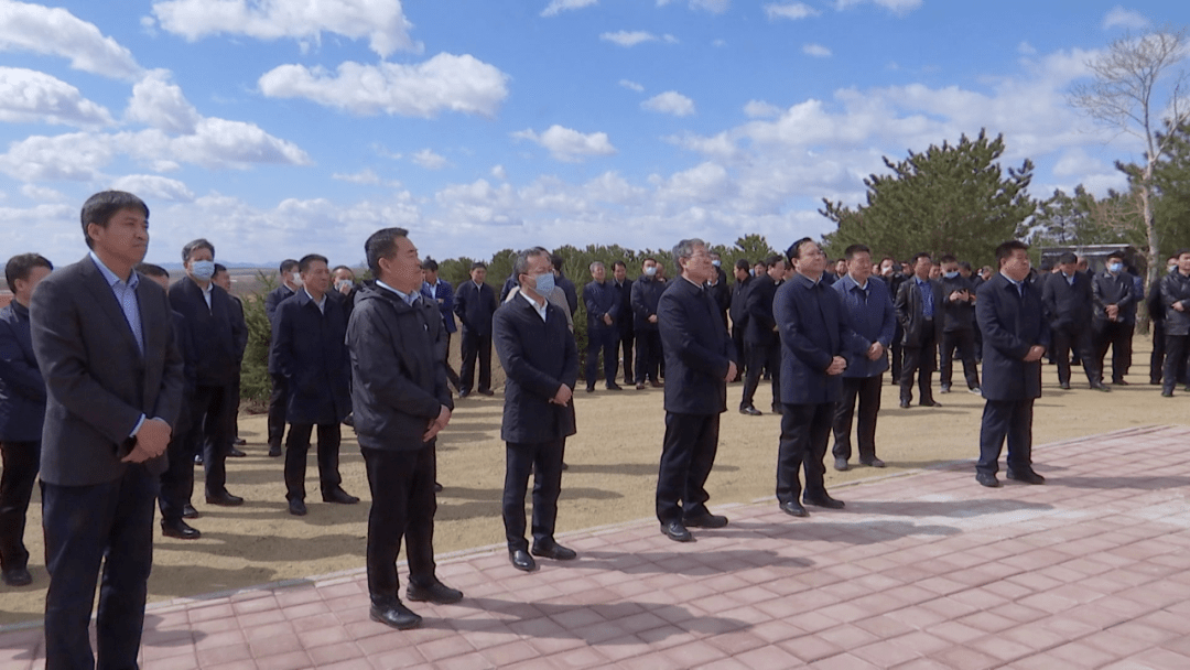 全市推进乡村振兴现场会暨河湖长工作会议在宁城县召开