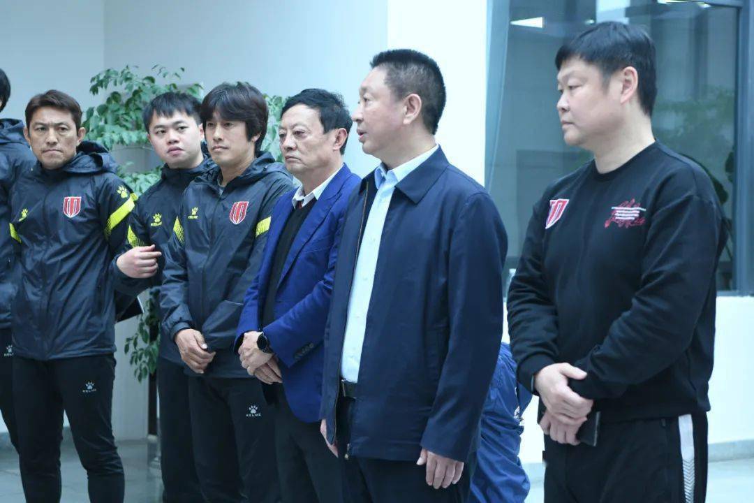成都蓉城召开新赛季动员会_兴城