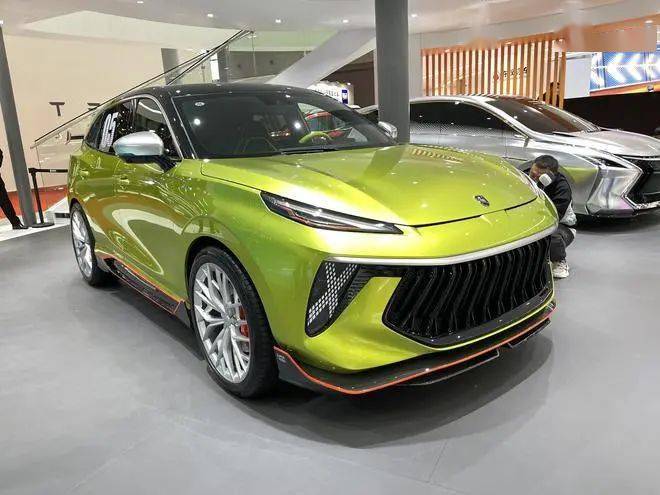 东风风行t5evo雷霆版正式亮相加入了赛车元素更加运动