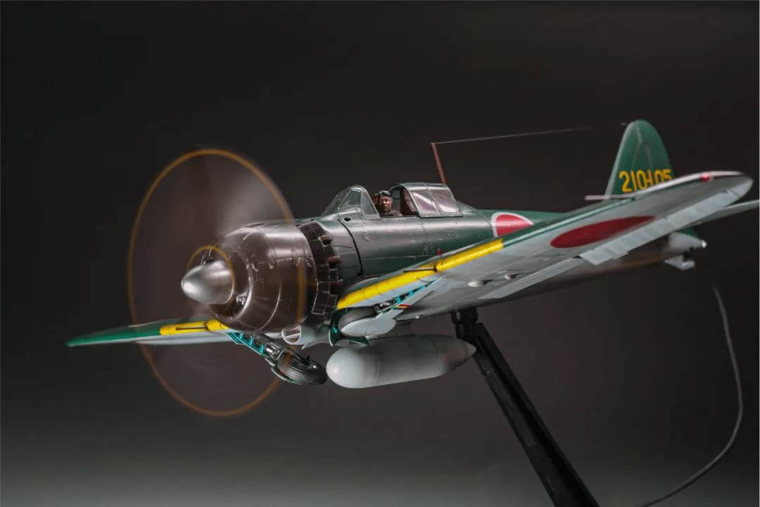 模玩秀:太阳帝国的落日 超精致零战52型声光模型