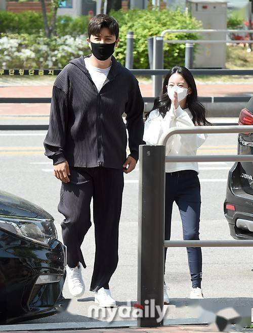 「md photo」 韩国歌手晋海成吴裕珍出演sbs mtv《the show》节目