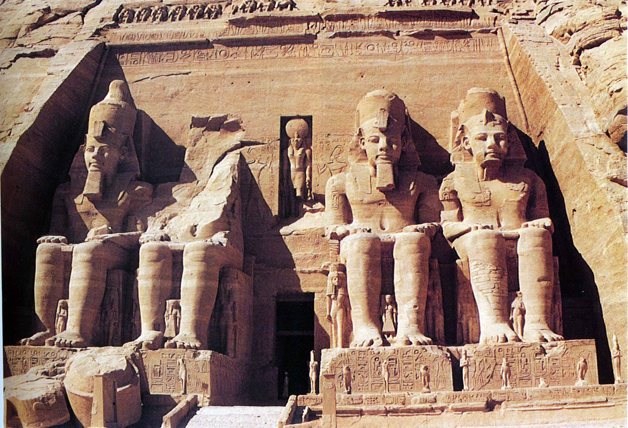 埃及人石窟陵墓的资料图片