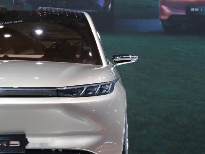 定位纯电中型suv诠释豪华恒驰9上海车展正式亮相