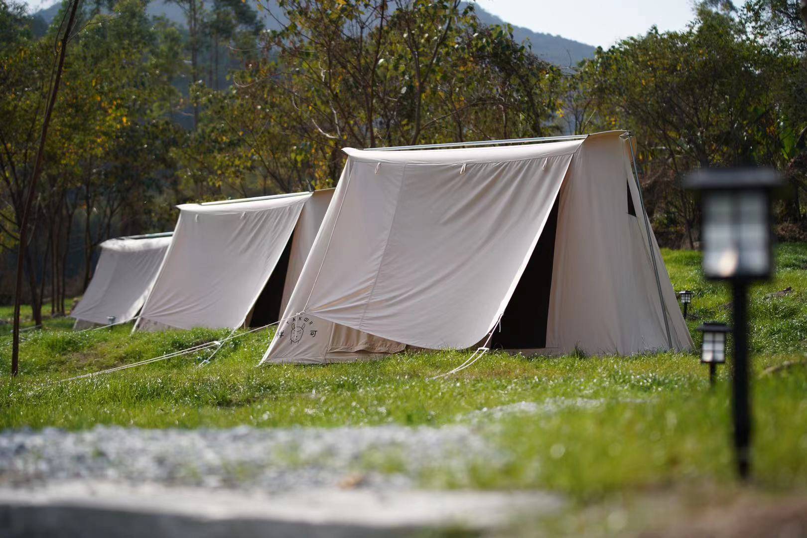 别再说消费降级了!人人都愿意为旅游花钱,精致露营或"解锁"万亿市场