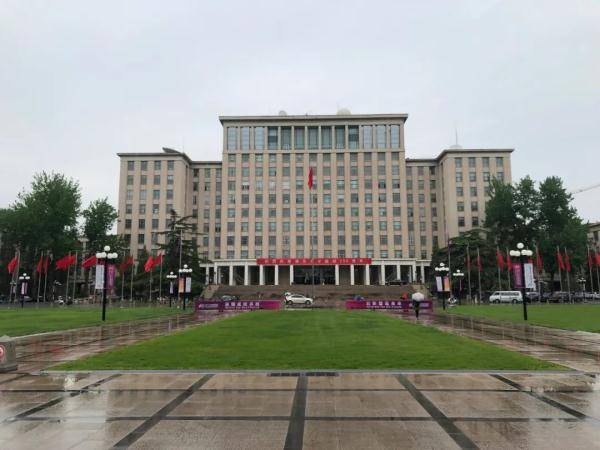 高层次|重磅！清华大学成立“芯片学院”