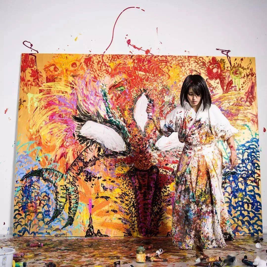 “狂野少女”绘画堪比毕加索,8亿人看她作画,作品震惊整个国际画坛