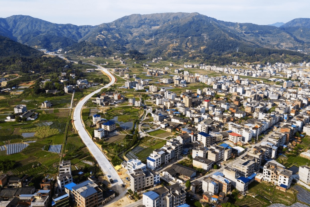 安溪龙门镇有多少人口外出_龙里龙门镇景区图片