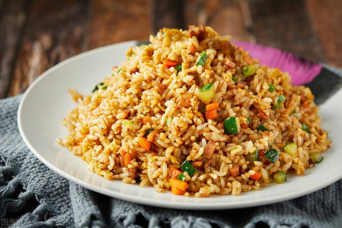 做蛋炒饭时,先炒米饭还是鸡蛋?顺序很重要,做错了很难吃_清水
