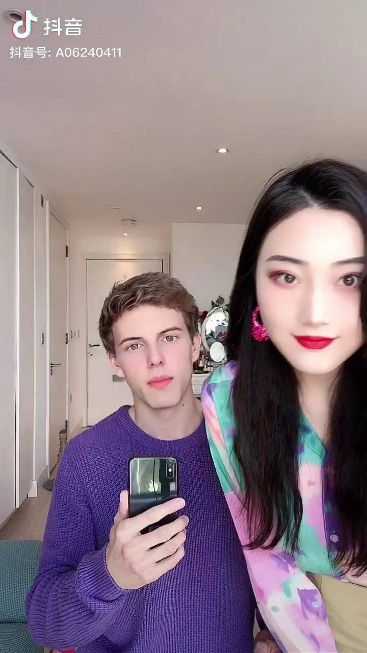 男友力爆棚的过肩抱男友力alfie最men的时刻男检验男友力的过肩抱来啦