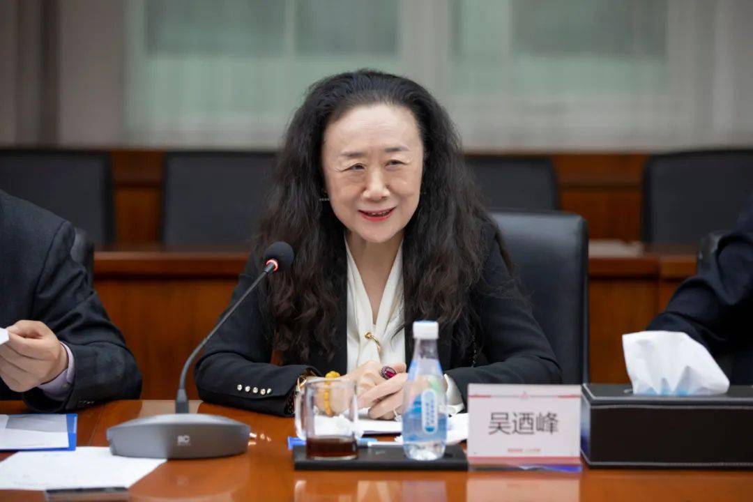 是,培养和形成了一支有责任,勇创新,能担当的以闫凯境先生为代表的年