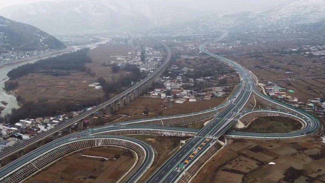 站在新的起点,渭武高速定西段通车,s10凤合高速(岷县段)开工建设,全县