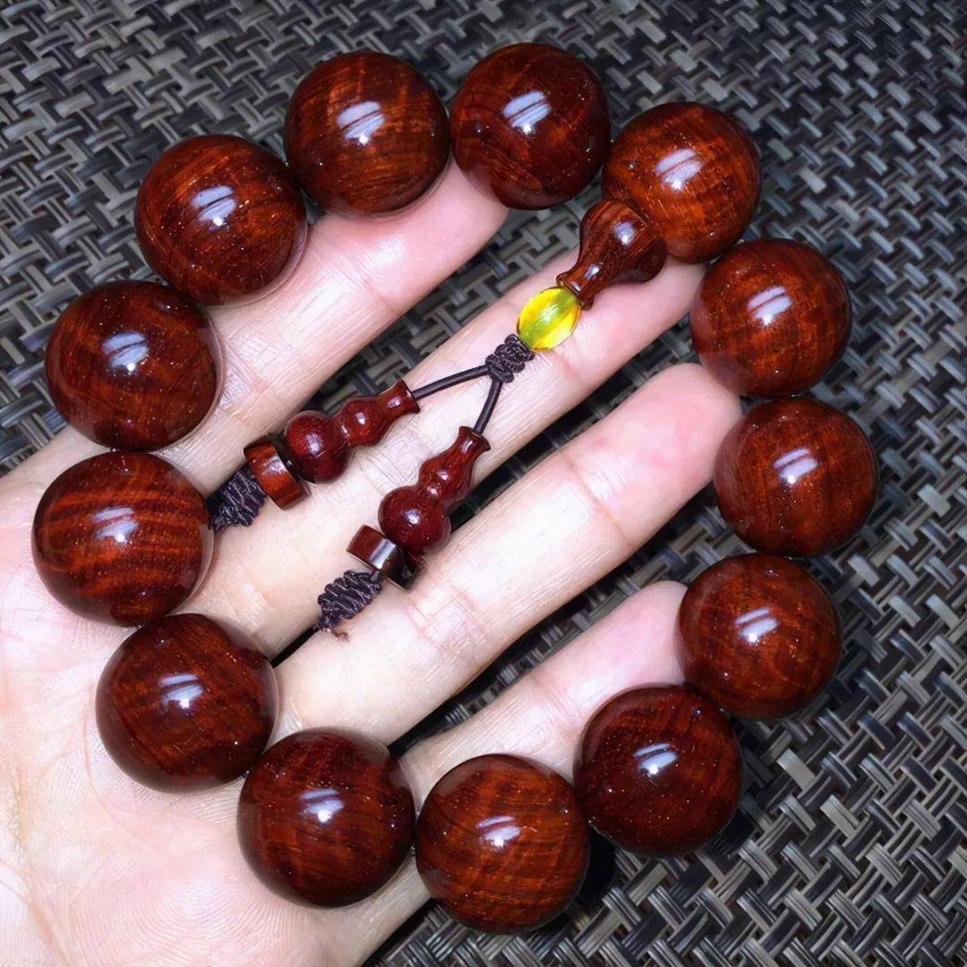 怎么样穿手串好看 9ef9556a37b543d0a13e4f9eaa11f6a5.jpeg