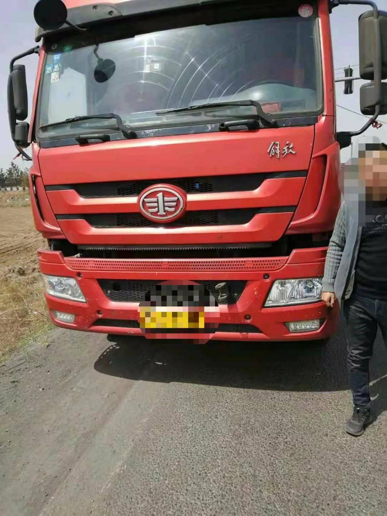 大同重型半挂牵引车逾期未年检上路被查处