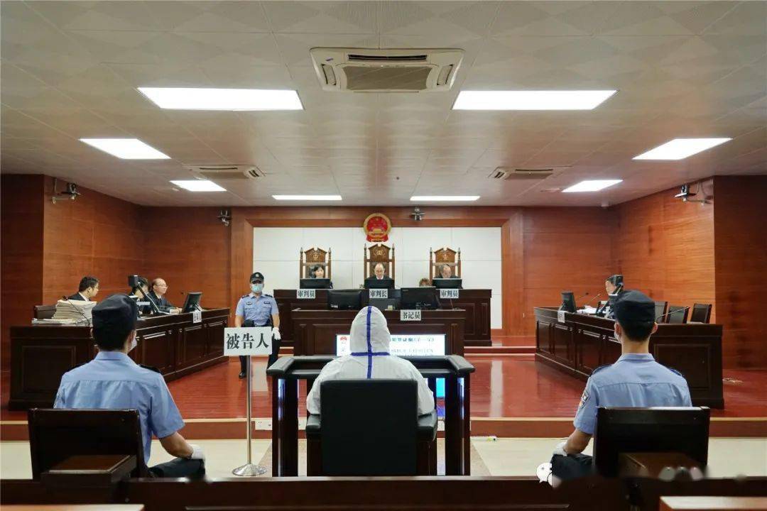贵港市政府原副市长浦北县委原书记受审岑溪市第三人民医院原院长获刑
