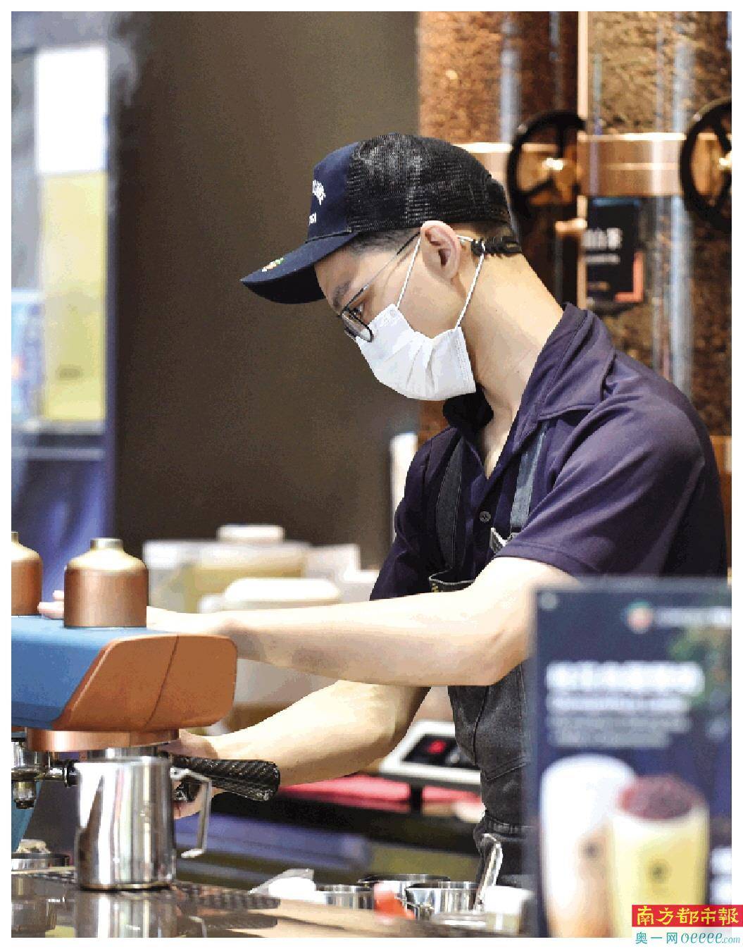 香港将适当放宽社交距离酒吧夜总会符合条件可重开 食肆