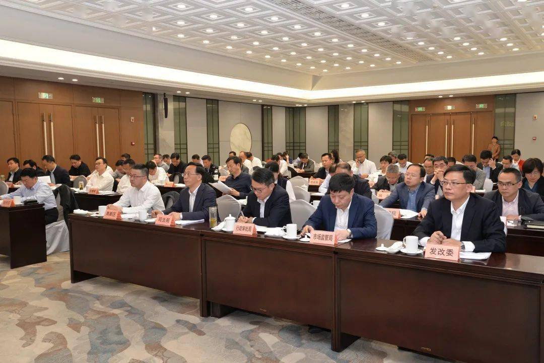市领导秦猛,浦梅萍,张月明,吴建伟,吴庚昌,杨晓峰,于腾飞,姚丽英出席