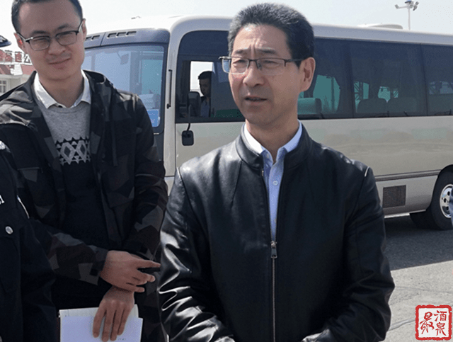 4月29日上午,市委常委,常务副市长何效祖带领相关部门负责人检查"五一